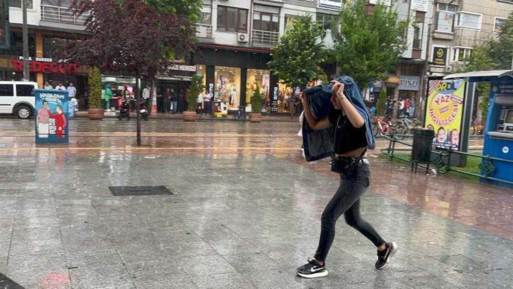 Sağanak yağışlar geri dönüyor Bir hafta sürecek, İstanbul dahil birçok ile uyarı