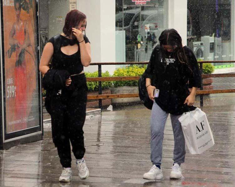 Sağanak yağışlar geri dönüyor Bir hafta sürecek, İstanbul dahil birçok ile uyarı