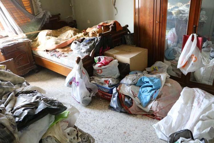 Çöp evin içerisinde zaman durdu Yaşlı kadın yaşadığı dramı anlattı