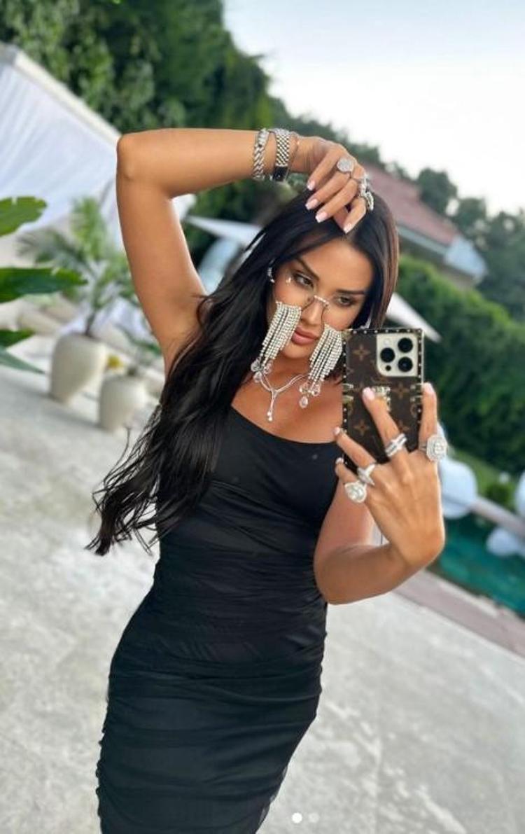 Dilan Polat gözaltında Demet Akalından eski fotoğrafçısı ile ilgili ilk açıklama geldi