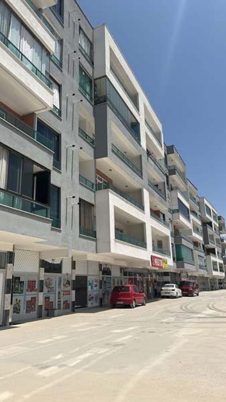 Depremzede askeri personel, ‘bu fiyata ev bulamazsın vaadiyle 250 bin lirasını kaptırdı