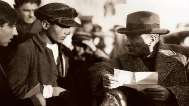 10 Kasım: En özel Atatürkün çocuklarla fotoğrafları Atatürkün gelecekle ilgili sözleri