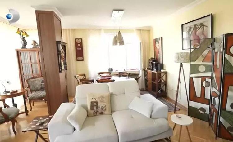 Ünlü sanatçının 1+0 evi olay oldu Mütevazı evinin kapılarını açtı
