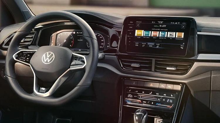 SUV modelde Volkswagen T-ROC bir ilki başardı Bu fiyata SUV almak inanılır gibi değil