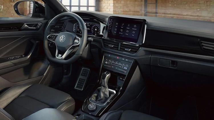 SUV modelde Volkswagen T-ROC bir ilki başardı Bu fiyata SUV almak inanılır gibi değil