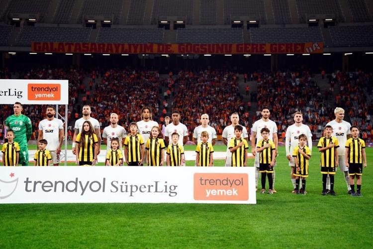 Fazla kilolarından kurtulamadı, bileti kesildi Torreira’nın yanına milli yıldız geliyor