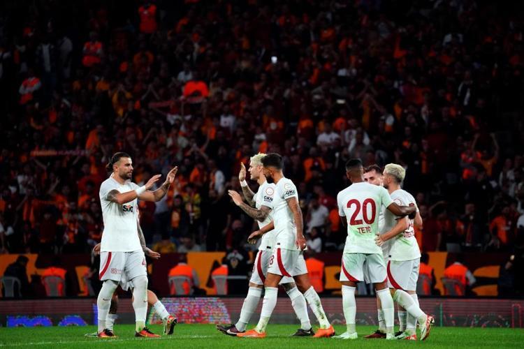Fazla kilolarından kurtulamadı, bileti kesildi Torreira’nın yanına milli yıldız geliyor