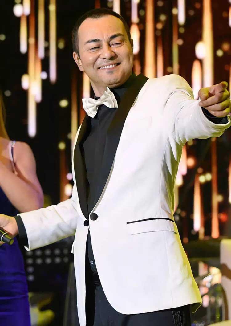 Serdar Ortaç bonkörlüğüyle gündemde Tiktok’tan gelen paraları dağıtıyor