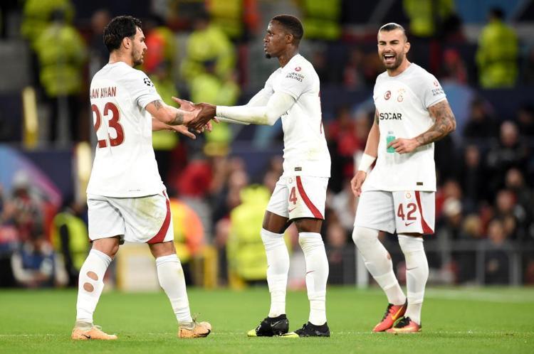 Manchester United kadro dışı bıraktı Galatasaray yıldız orta sahayı Torreiranın yanına getiriyor