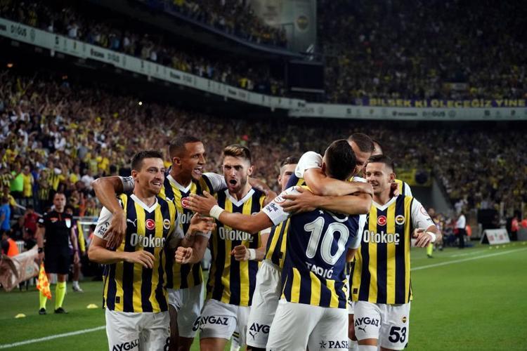 Cengiz Ünder sonrası Fenerbahçeye bir Avrupalı Türk daha Şimdi Becao, Djiku düşünsün