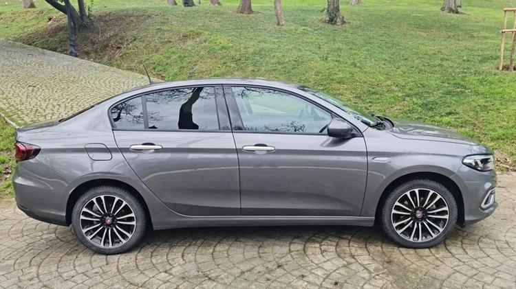 Fiat Egea Sedan yokuşlarda tıkanıyor ama fiyatı çıldırıyor Bu fiyat bu kampanyayla bir daha gelmez