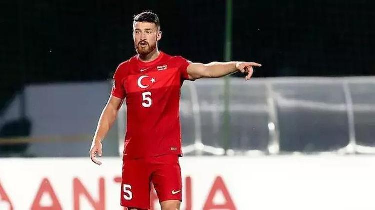 SALİH ÖZCAN İLE MASAYA OTURULDU