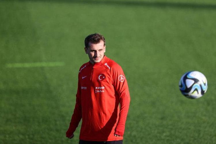 Liderlik ilk yarı gitti ikinci yarı geldi A Milliler EURO 2024e lider gidiyor