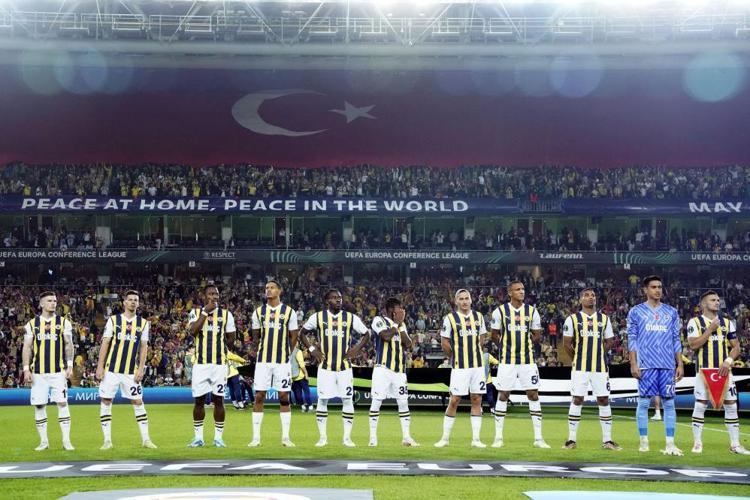 Ferdi Kadıoğlu depremi Fenerbahçede büyük tehlike, kadroda kimse kaldı, şimdi de çim alarmı