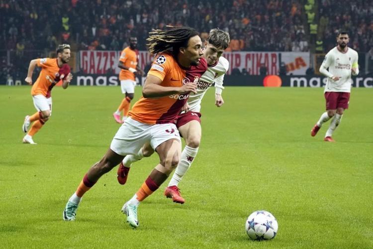 Okan Buruk yine aynı hatayı yaptı Ndombele, Mertens resmen çöktü, ölü suratlı yaktı