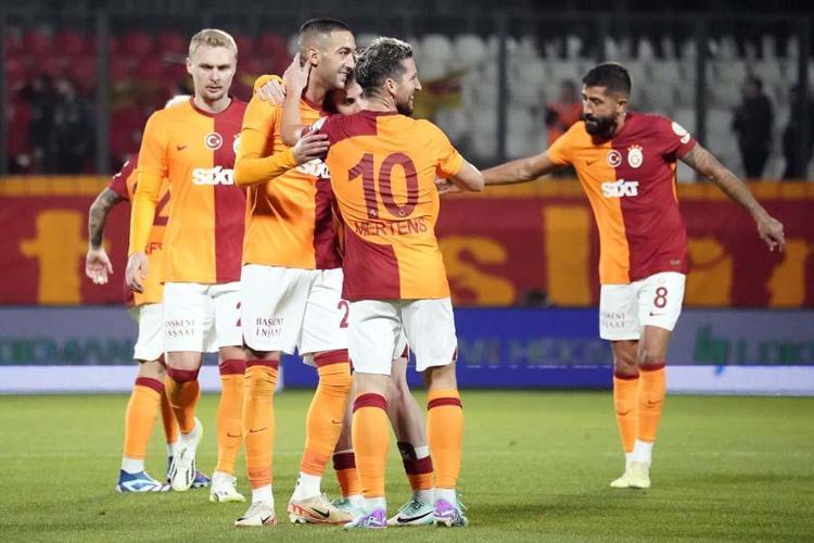 Osman Şenher, Pendikspor maçı sonrası Galatasaraylı yıldıza sert çıktı Takımda oynayacak kalitesi yok