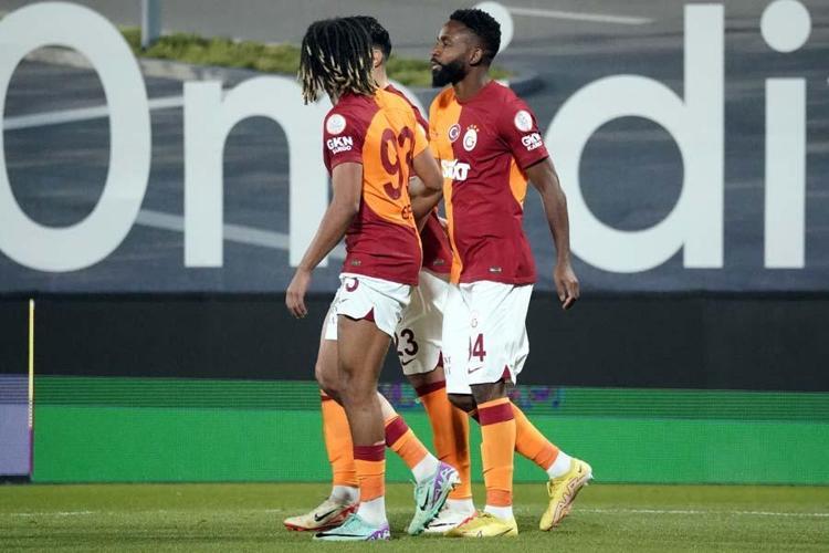 Osman Şenher, Pendikspor maçı sonrası Galatasaraylı yıldıza sert çıktı Takımda oynayacak kalitesi yok