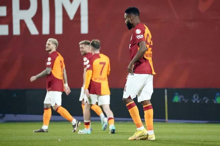 Osman Şenher, Pendikspor maçı sonrası Galatasaraylı yıldıza sert çıktı Takımda oynayacak kalitesi yok