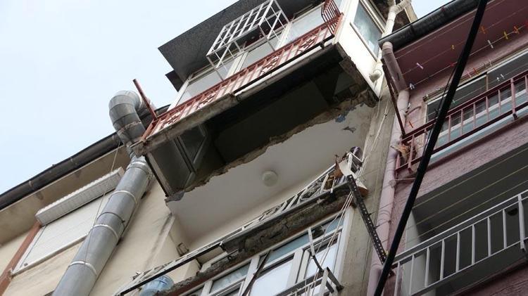 Hava almak için balkona çıktı hayatını kaybetti Facia saniye saniye kameraya yansıdı