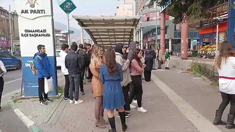 Gemlikte 5.1 büyüklüğünde deprem İstanbul ve İzmir’den de hissedilen deprem vatandaşları korkuttu