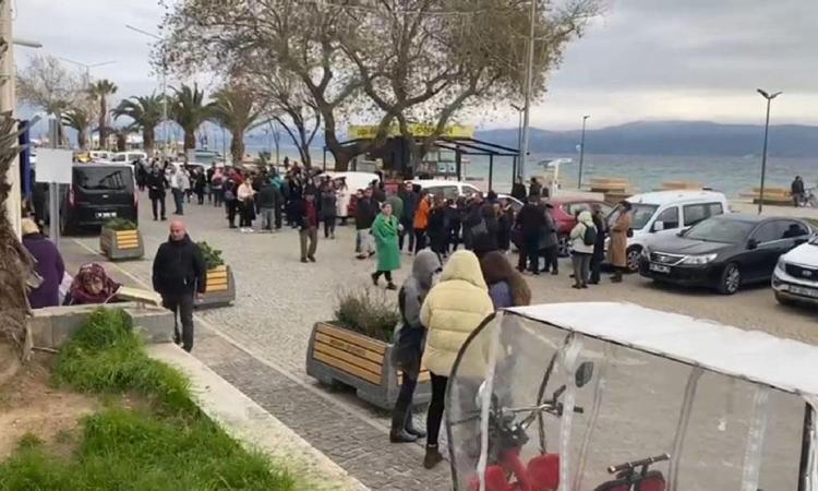 Gemlikte 5.1 büyüklüğünde deprem İstanbul ve İzmir’den de hissedilen deprem vatandaşları korkuttu