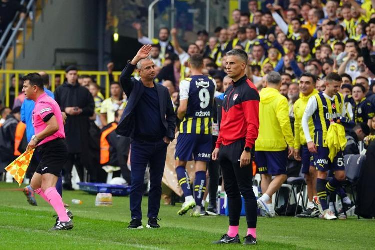 İsmail Kartaldan beklenmedik hamle Fenerbahçe - Sivasspor maçının ilk 11i belli oldu