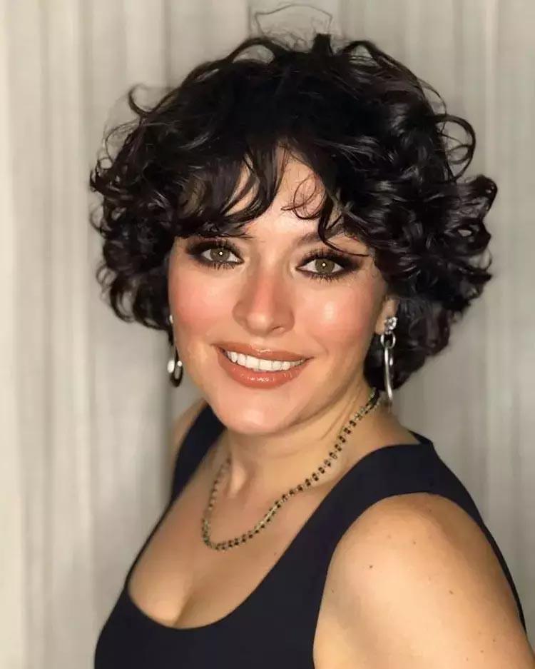Ezgi Mola oğlunun ilk fotoğrafını paylaştı
