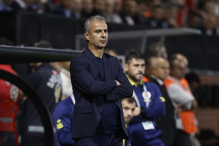 İsmail Kartalın kafası karıştı Derbi öncesi alarm; Fred, Becao derken şimdi de Djiku