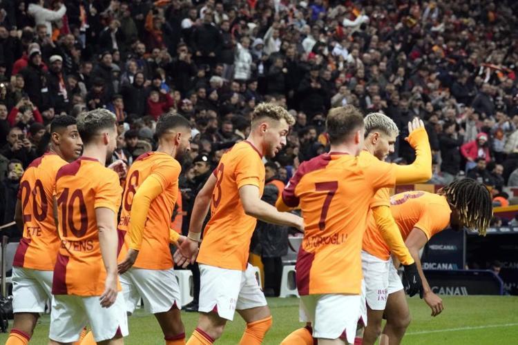 OKAN BURUK, FERDİ KADIOĞLUNU ÖRNEK GÖSTERDİ