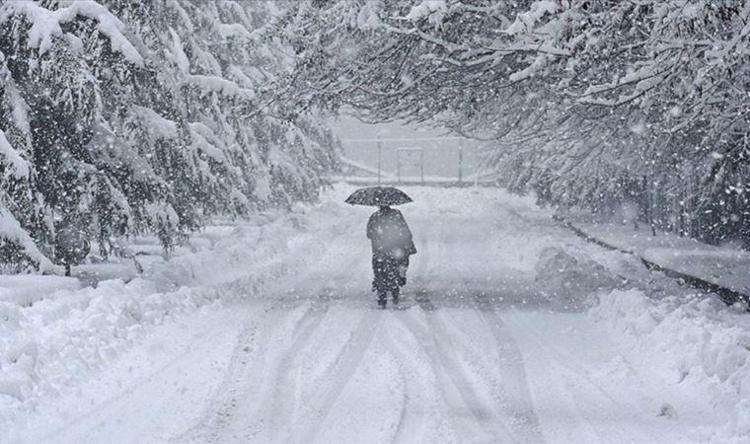 Hafta sonu lapa lapa kar geliyor, okullar aniden tatil edilebilir: Meteoroloji yılbaşından önce yoğun kar yağışı uyarısını yaptı