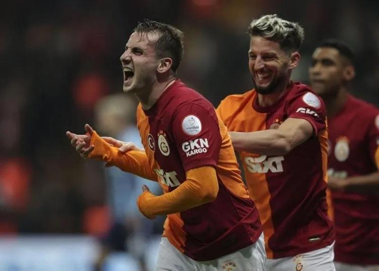 Galatasarayın muhtemel 11i şu şekilde: