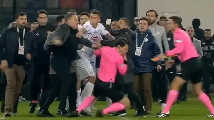 Halil Umut Melerin yeni bebeği doğmuş İşte sahadan çıkarken söylediği sözler