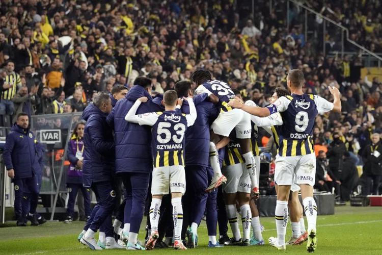 Transfer bombası Fenerbahçede patladı Dzekoyu alıp götürecekler; Hak ettiği değeri görmedi
