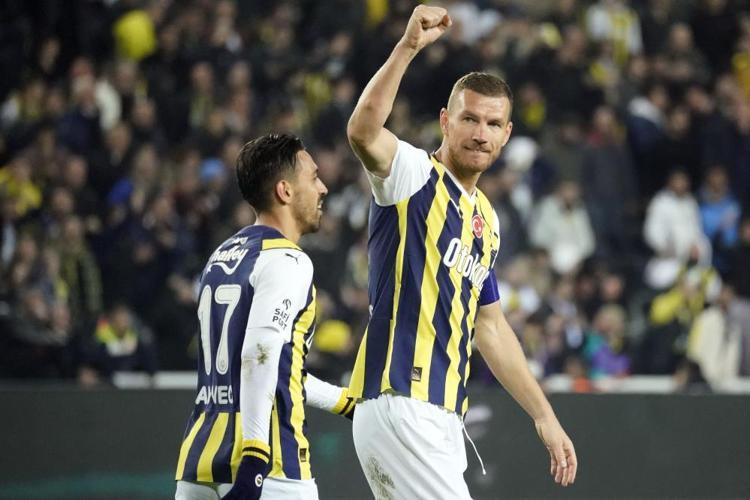 Transfer bombası Fenerbahçede patladı Dzekoyu alıp götürecekler; Hak ettiği değeri görmedi