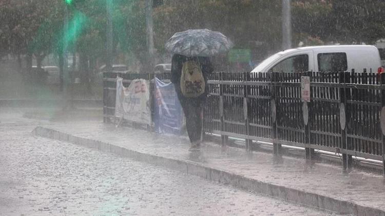 Kar yağışı Trakyaya kadar geldi İstanbula hafta sonu 48 saat şakır şakır yağmur geliyor: Meteoroloji saatleri verdi