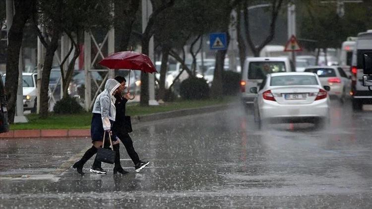 Kar yağışı Trakyaya kadar geldi İstanbula hafta sonu 48 saat şakır şakır yağmur geliyor: Meteoroloji saatleri verdi