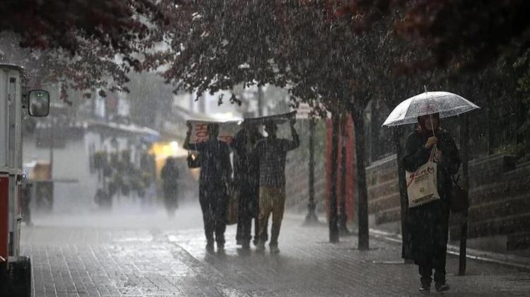 Kar yağışı Trakyaya kadar geldi İstanbula hafta sonu 48 saat şakır şakır yağmur geliyor: Meteoroloji saatleri verdi