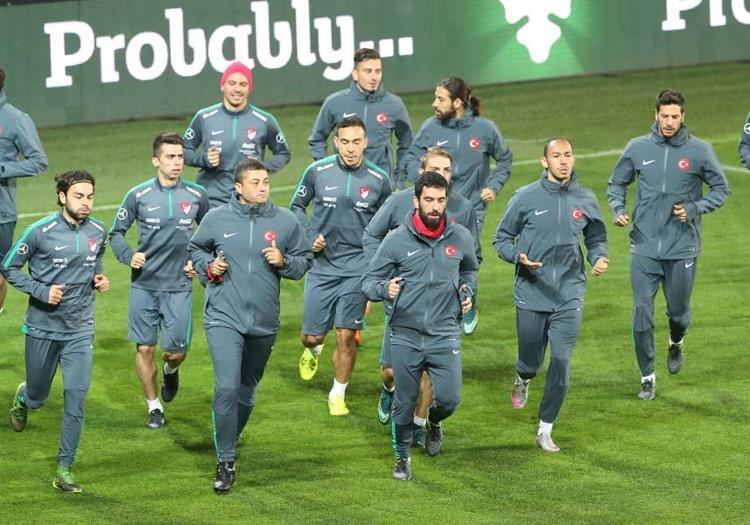 MEVLÜT ERDİNÇ KİMDİR