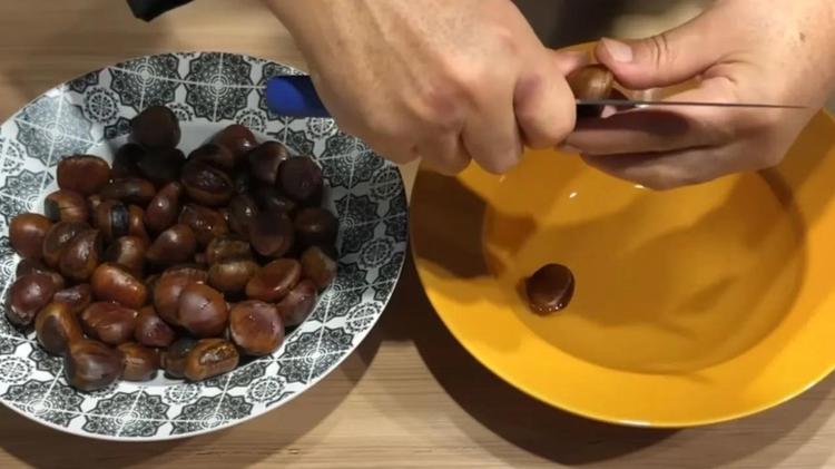 Kestane nasıl pişirilir Bu yöntem kestane kabuğunu şak diye açıyor İşte seyyar kestanecilerin sırrı...