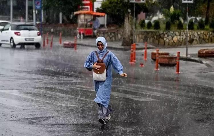 Havada kar kokusu var Hafta sonu tatili Cumadan başlayabilir Meteoroloji ilan etti: İstanbul kar yağışıyla tanışıyor