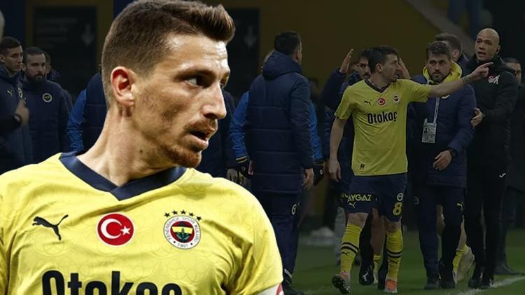 Mert Hakanı yerin dibine gömdü: Oynadığı yok, komutan edasıyla geziyor