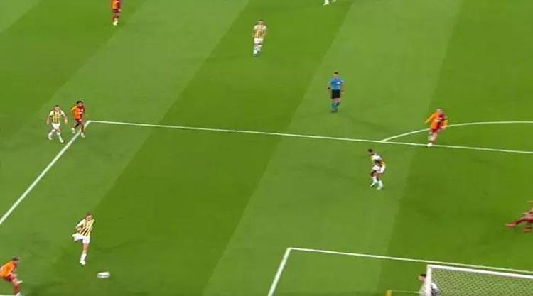 Penaltı ve kırmızı kart tartışmaları Fenerbahçe-Galatasaray derbisine damga vurdu İşte derbideki tartışmalı pozisyonlar...