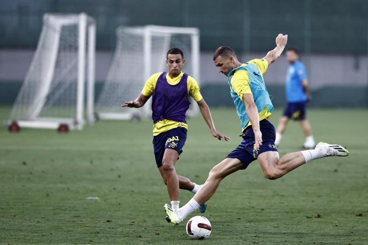 Fenerbahçede bir ayrılık daha Cengiz Ünder, İrfan Can Kahveci var sana gerek yok
