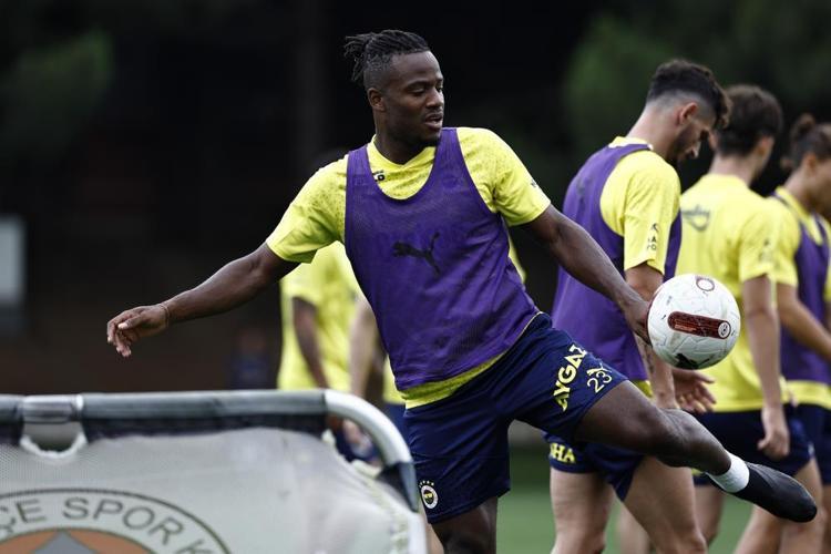 Barcelonadan Fenerbahçeye bomba transfer Ali Koçtan İsmail Kartala hediye
