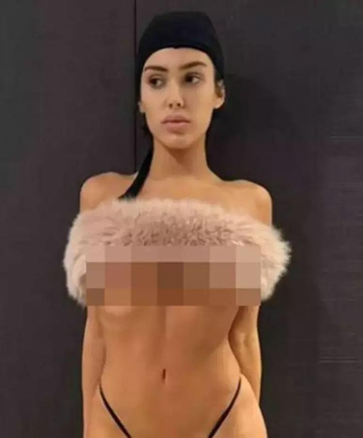 Kanye West sosyal medyadan karısının müstehcen fotoğraflarını paylaştı Bianca bu sene pantolon giymeyecek