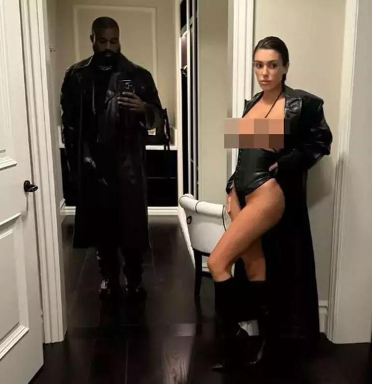 Kanye West sosyal medyadan karısının müstehcen fotoğraflarını paylaştı Bianca bu sene pantolon giymeyecek