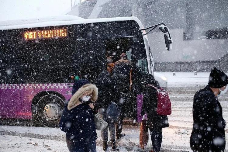 Kar yağışı bu haliyle İstanbulda günlerce yerde kalacak Uzmanlar ilçeleri saydı, lapa lapa kar bir anda çökecek, gün verildi