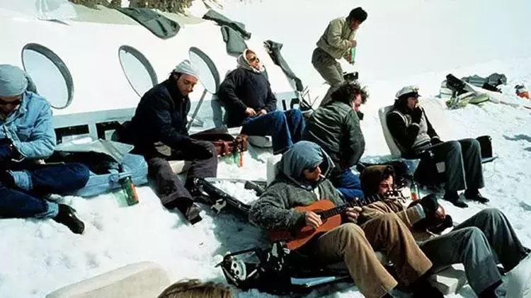 1972 Uruguay uçak kazası nedir, nasıl oldu And Dağları uçak kazasında kurtulanlar kim, And Dağları nerede, Uruguay uçak kazası neden oldu And Dağları nerede