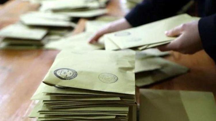 Milletvekili olan biri belediye başkanı olabilir mi Belediye başkanı olunca milletvekilliği düşer mi
