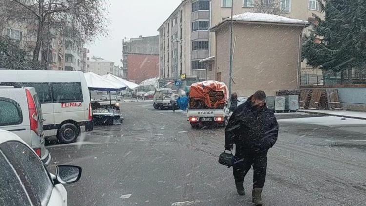 KAR İSTANBULDA ERKEN BAİLADI